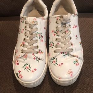 H&M white floral man made leather sneaker